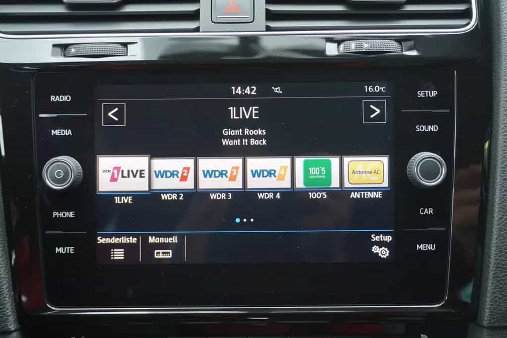 Volkswagen Golf VII 1.5 R-Line LED Alcantara DAB Sportsitze 01/2018-photo-16