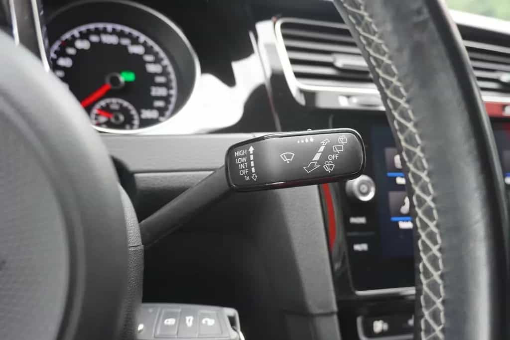 Volkswagen Golf VII 1.5 R-Line LED Alcantara DAB Sportsitze 01/2018-photo-21