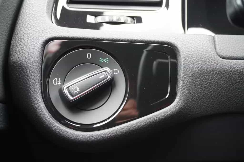 Volkswagen Golf VII 1.5 R-Line LED Alcantara DAB Sportsitze 01/2018-photo-23