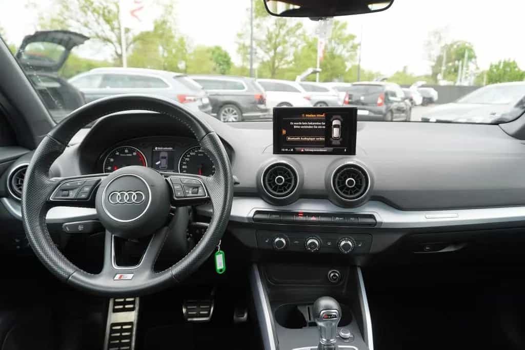 Audi Q2 1.4 TFSI basis B&O Teilleder Sitzheizung Navi 05/2018-photo-14
