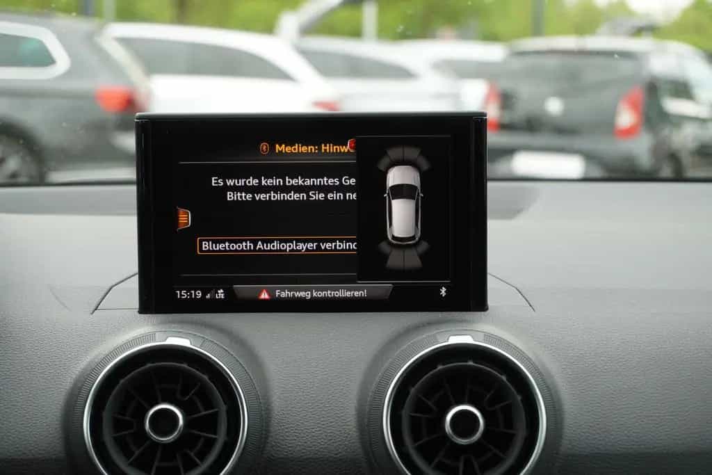 Audi Q2 1.4 TFSI basis B&O Teilleder Sitzheizung Navi 05/2018-photo-17