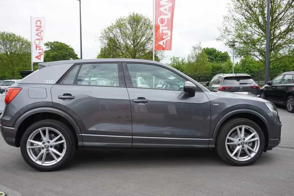 Audi Q2 1.4 TFSI basis B&O Teilleder Sitzheizung Navi 05/2018-photo-3