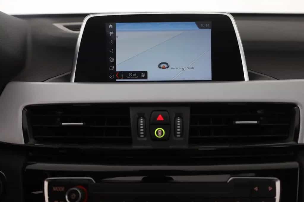 BMW X1 sDrive 20i Advantage Navi Panorama Tempomat 06/2019-photo-10