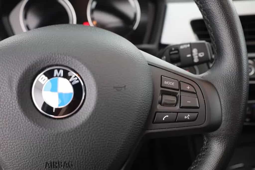 BMW X1 sDrive 20i Advantage Navi Panorama Tempomat 06/2019-photo-16