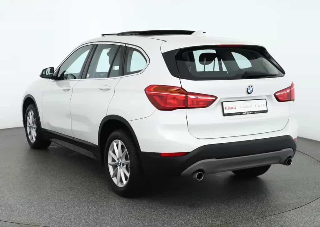 BMW X1 sDrive 20i Advantage Navi Panorama Tempomat 06/2019-photo-2