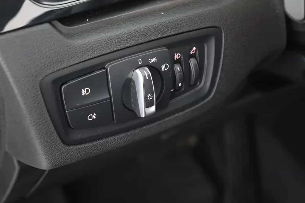 BMW X1 sDrive 20i Advantage Navi Panorama Tempomat 06/2019-photo-20