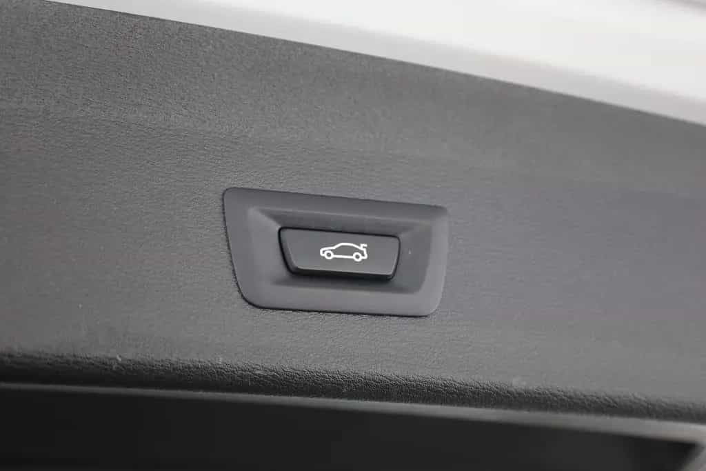 BMW X1 sDrive 20i Advantage Navi Panorama Tempomat 06/2019-photo-27