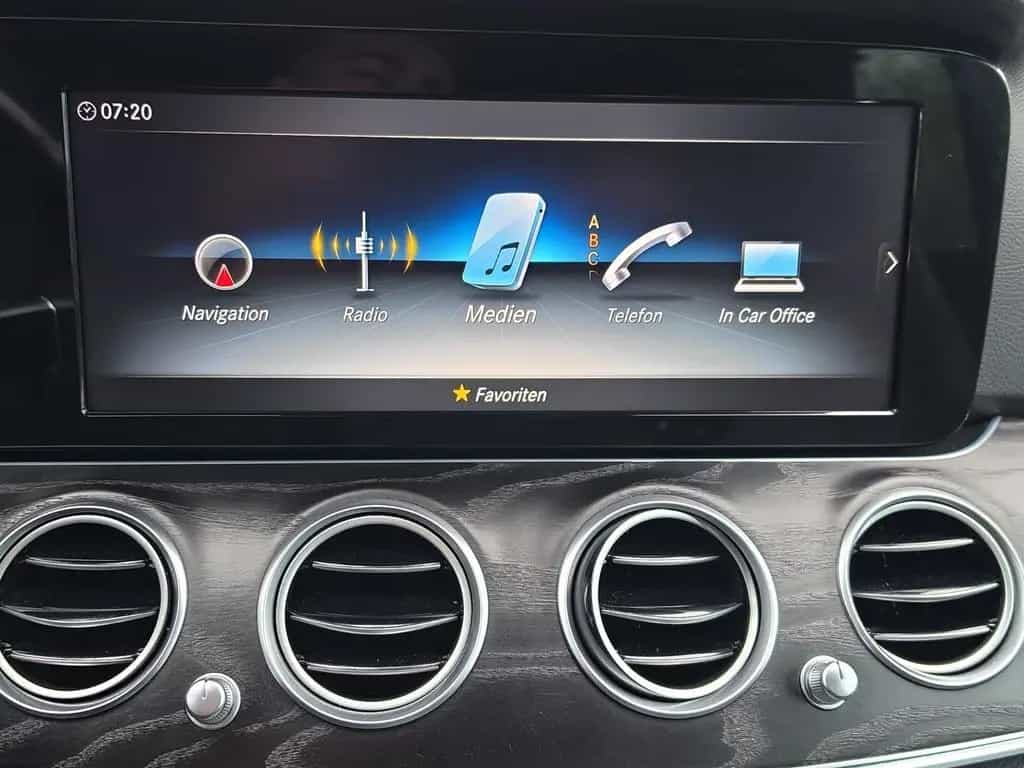 Mercedes-Benz E 350 E Limousine Avantgarde Aus 1.Hand 07/2019-photo-27