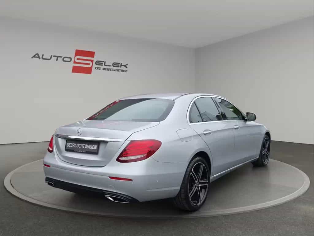 Mercedes-Benz E 350 E Limousine Avantgarde Aus 1.Hand 07/2019-photo-4