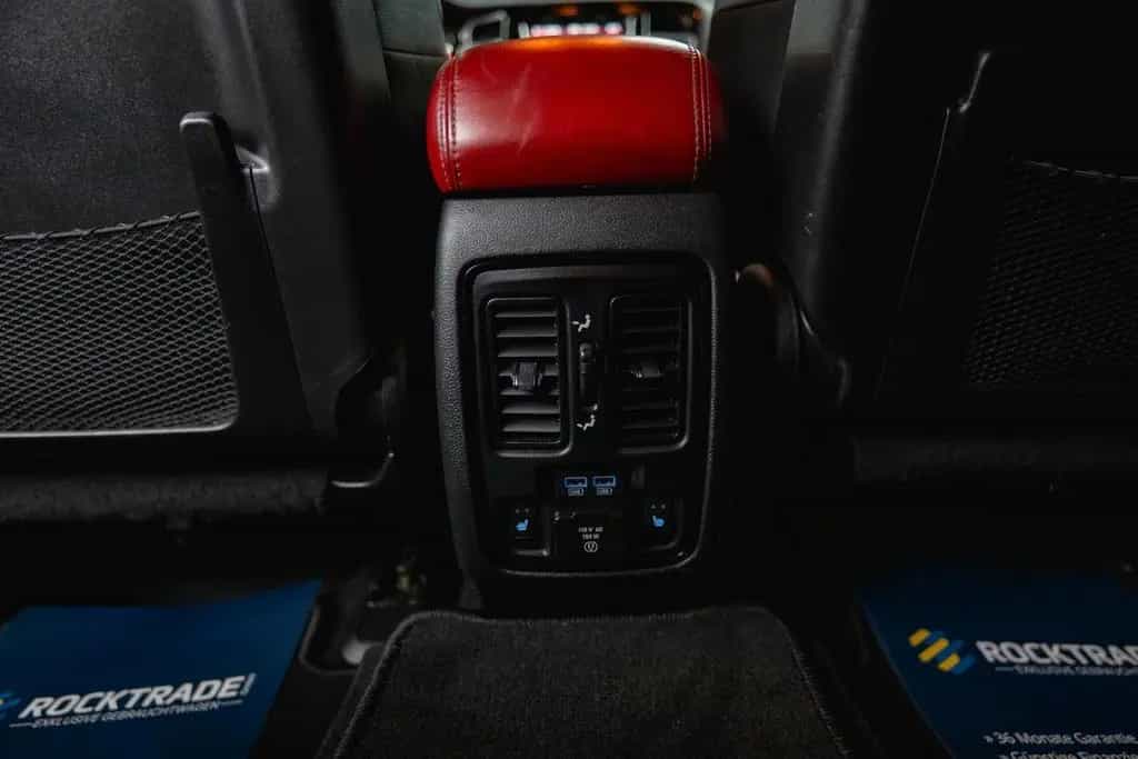 Dodge Durango 5.7 V8 SRT 4x4 Night-Paket Modell 22 19% 11/2021-photo-38