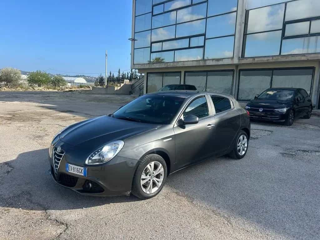 Alfa Romeo Giulietta 1.6 JTDm-2 105 CV Distincti 05/2013-photo-1