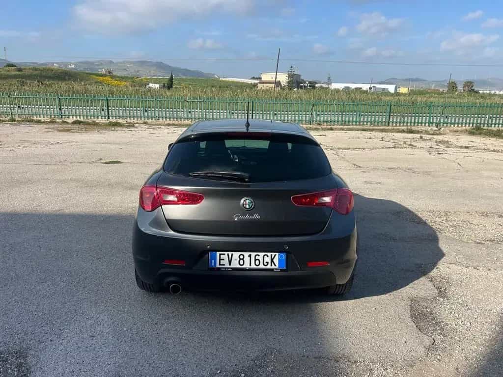 Alfa Romeo Giulietta 1.6 JTDm-2 105 CV Distincti 05/2013-photo-4