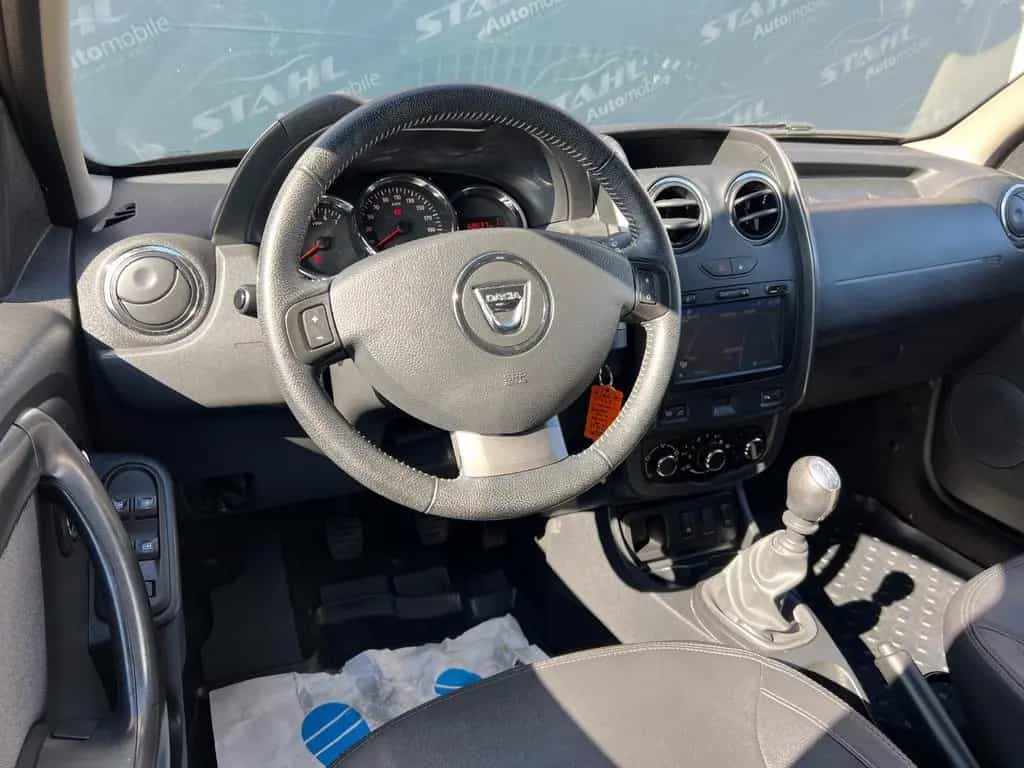 Dacia Duster 4x2 Prestige*1.Hand*Kamera*Navi*SHZ*AHK* 12/2016-photo-12
