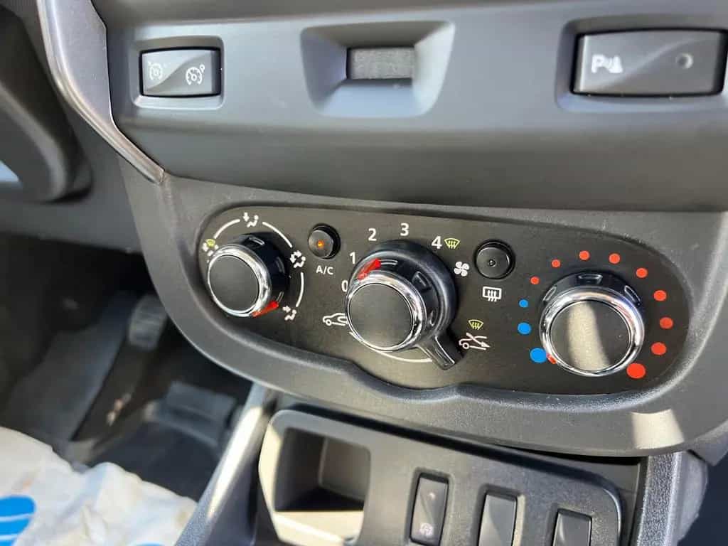 Dacia Duster 4x2 Prestige*1.Hand*Kamera*Navi*SHZ*AHK* 12/2016-photo-19
