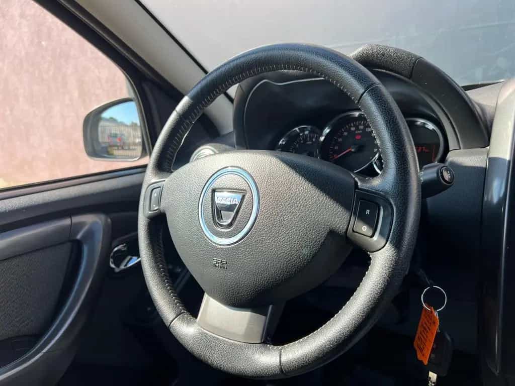 Dacia Duster 4x2 Prestige*1.Hand*Kamera*Navi*SHZ*AHK* 12/2016-photo-23