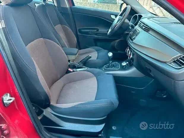 Alfa Romeo Giulietta 1.6 JTDm-2 * NEOPATENTATI 02/2014-photo-13