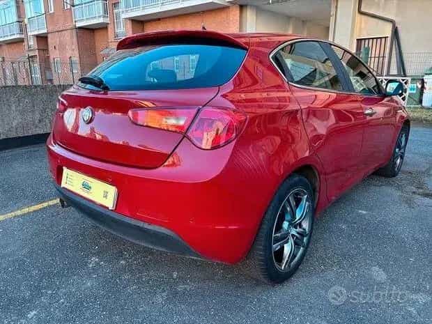 Alfa Romeo Giulietta 1.6 JTDm-2 * NEOPATENTATI 02/2014-photo-2