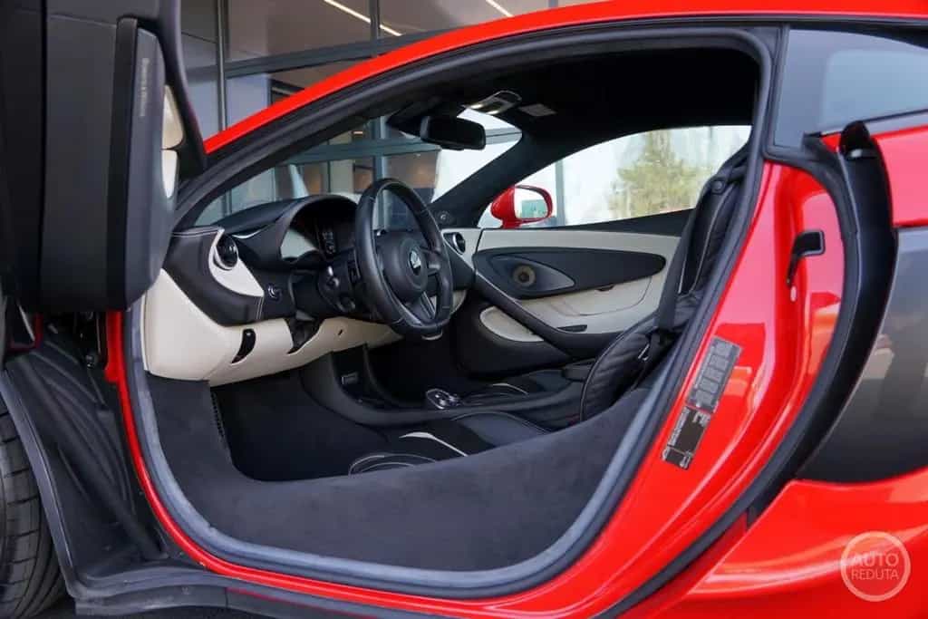 McLaren 540C 3.8 V8 Coupé Bowers & Wilkins  JAPAN IMPORT 01/2016-photo-16