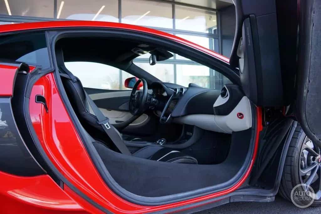 McLaren 540C 3.8 V8 Coupé Bowers & Wilkins  JAPAN IMPORT 01/2016-photo-19