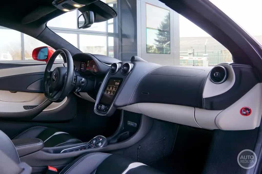 McLaren 540C 3.8 V8 Coupé Bowers & Wilkins  JAPAN IMPORT 01/2016-photo-20