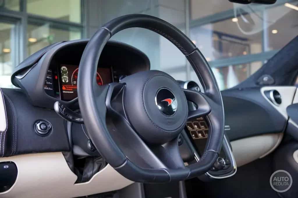 McLaren 540C 3.8 V8 Coupé Bowers & Wilkins  JAPAN IMPORT 01/2016-photo-22