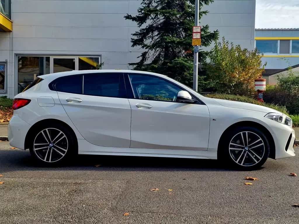 BMW 118 i M SPORT*AUTO*LED*LIVE COCKPIT*GARANTIE* 05/2021-photo-3