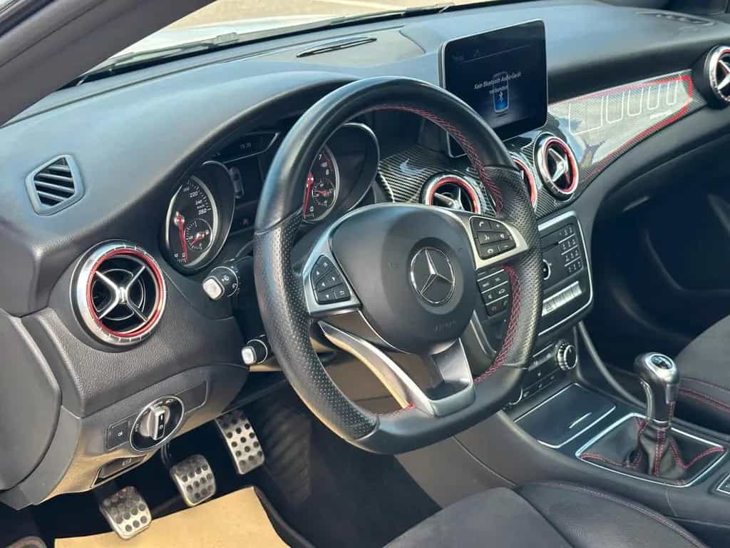 Mercedes-Benz CLA 250 AMG LINE LED Navi GSD SHZ PDC Klimaanlag 03/2018-photo-13