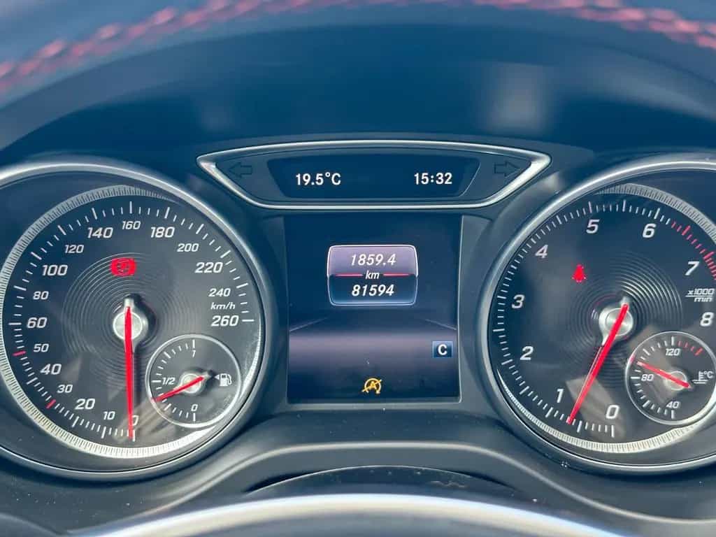 Mercedes-Benz CLA 250 AMG LINE LED Navi GSD SHZ PDC Klimaanlag 03/2018-photo-16
