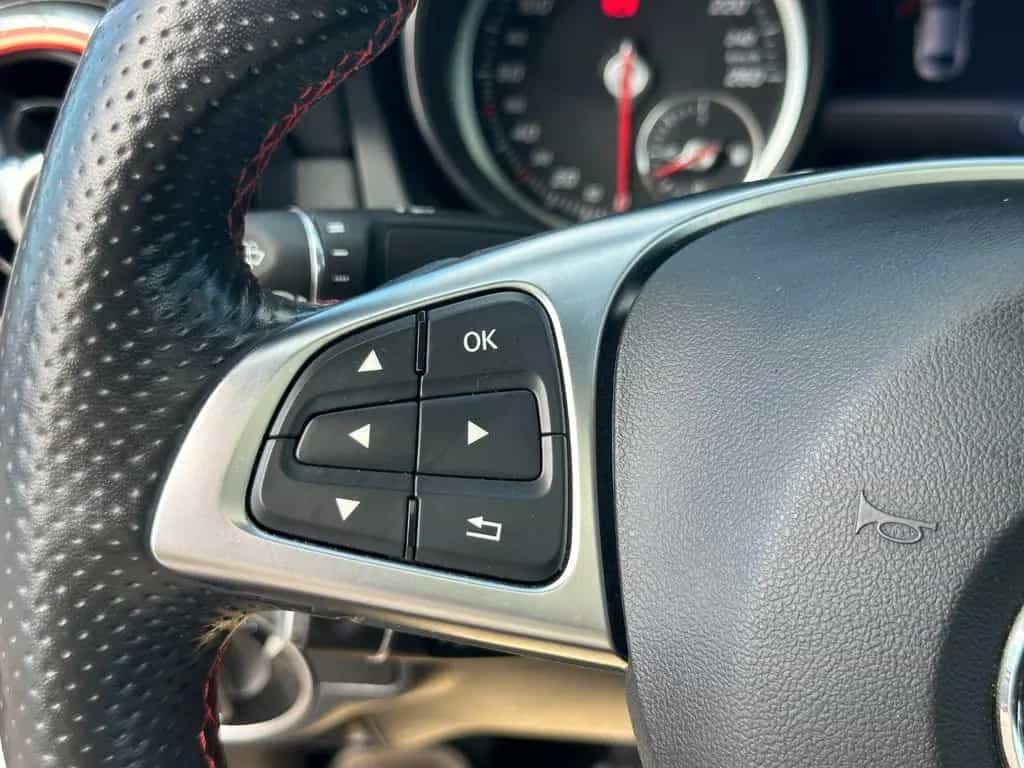 Mercedes-Benz CLA 250 AMG LINE LED Navi GSD SHZ PDC Klimaanlag 03/2018-photo-17