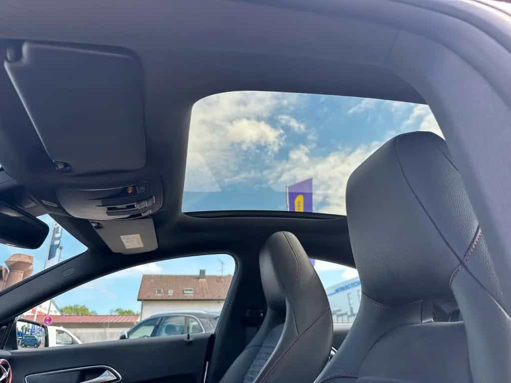 Mercedes-Benz CLA 250 AMG LINE LED Navi GSD SHZ PDC Klimaanlag 03/2018-photo-24