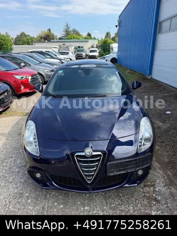 Alfa Romeo Giulietta Turismo 1.4 Automatik,Pano,Navi 08/2012-photo-1