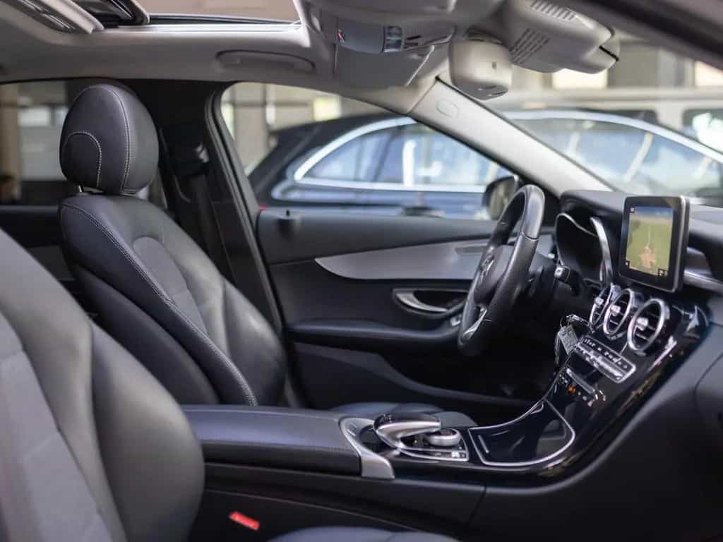 Mercedes-Benz C 400 4M,Comand,LED,AHK,Distr,Kamera,Schiebedach 06/2018-photo-17