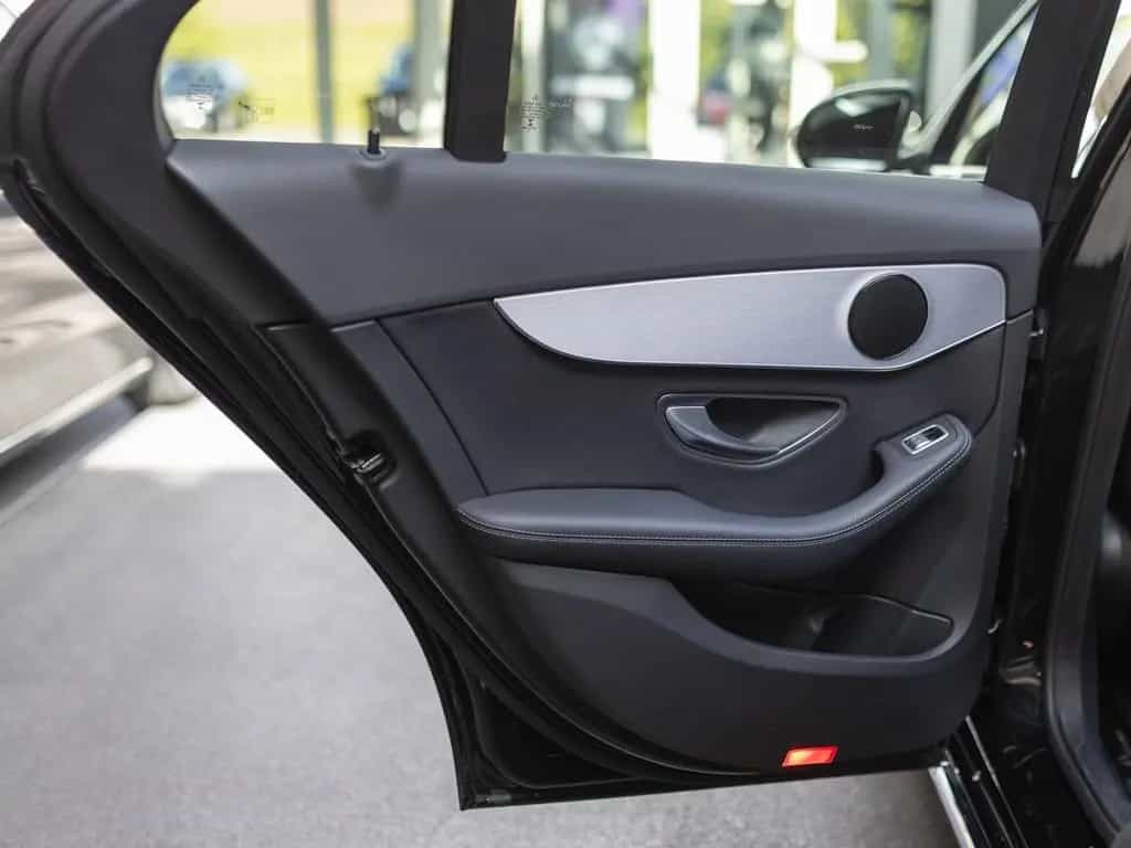 Mercedes-Benz C 400 4M,Comand,LED,AHK,Distr,Kamera,Schiebedach 06/2018-photo-24