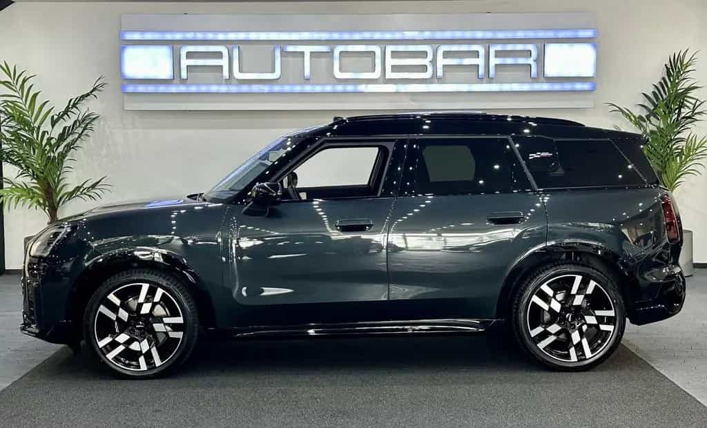 MINI Countryman C (Cooper) Cooper Countryman C JCW XL*PANO*HUD*360K*H&K*20Z 11/2024-photo-4