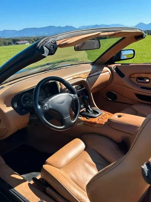 Aston Martin DB7 Vantage Volante V12 in British Racing Green 02/2002-photo-10