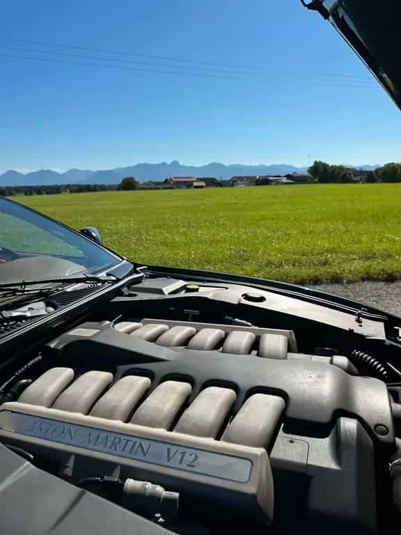 Aston Martin DB7 Vantage Volante V12 in British Racing Green 02/2002-photo-14