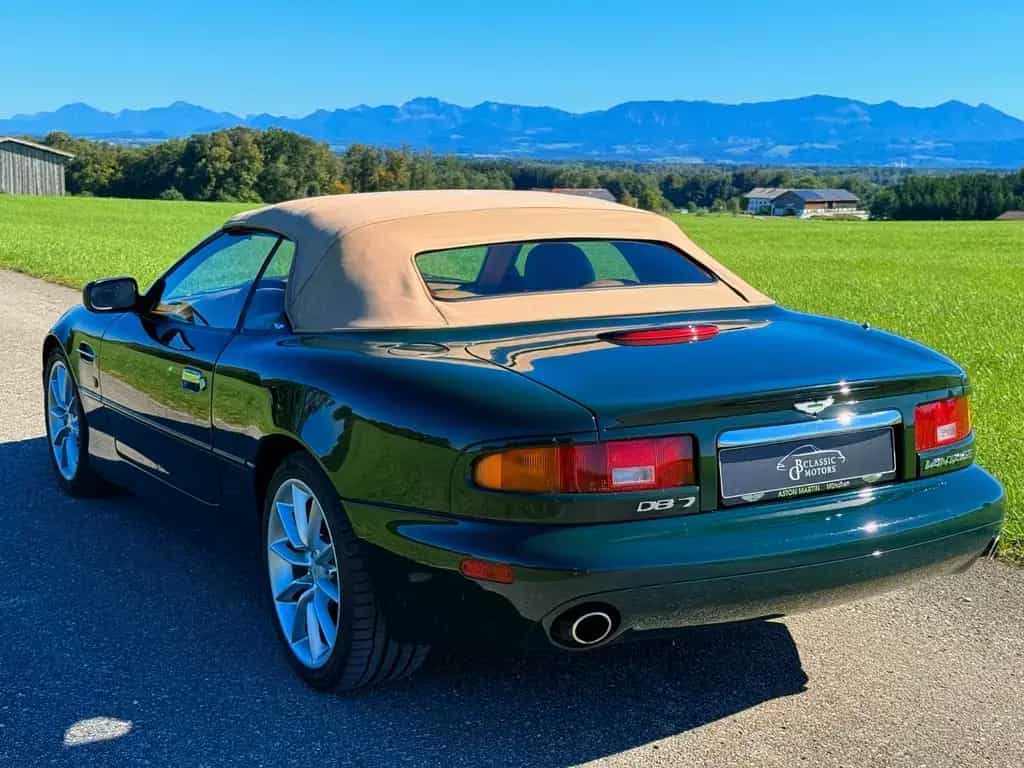 Aston Martin DB7 Vantage Volante V12 in British Racing Green 02/2002-photo-2