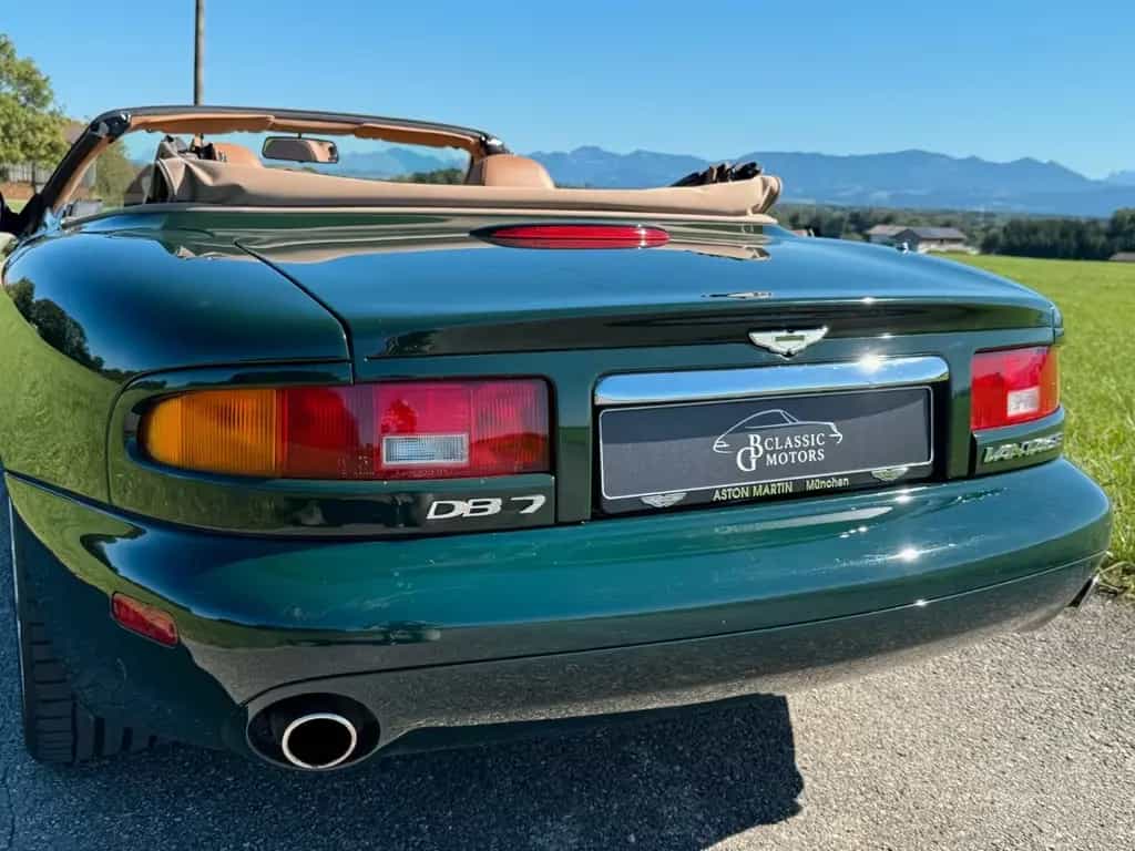 Aston Martin DB7 Vantage Volante V12 in British Racing Green 02/2002-photo-4