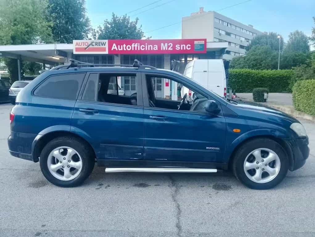 Ssangyong Kyron New 2.0 XVT 4WD 123.000 km unico 05/2009-photo-4