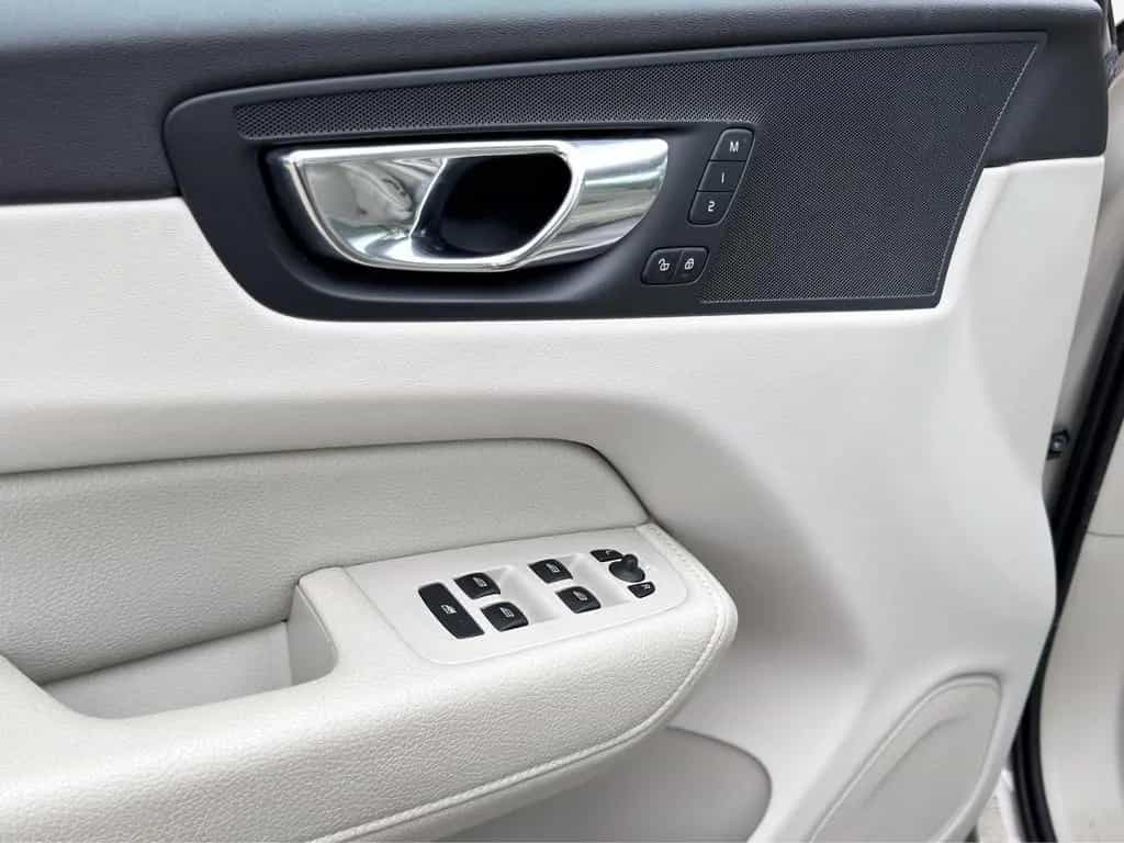 Volvo XC60 Inscription AWD LED|NAVI|KAMERA|ACC|PANO 06/2018-photo-19
