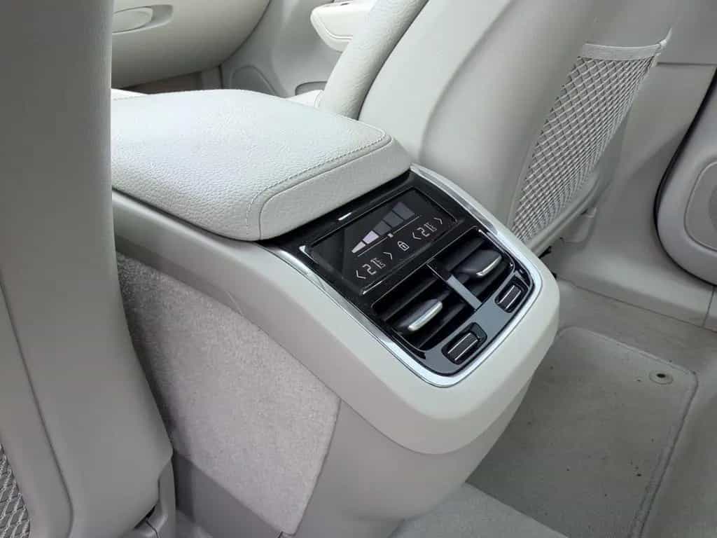 Volvo XC60 Inscription AWD LED|NAVI|KAMERA|ACC|PANO 06/2018-photo-23