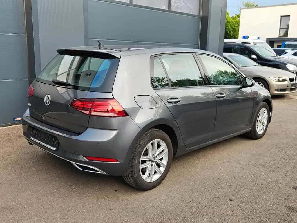 Volkswagen Golf VII 1,4 Lim. Highline LED Massage ACC 04/2018-photo-1