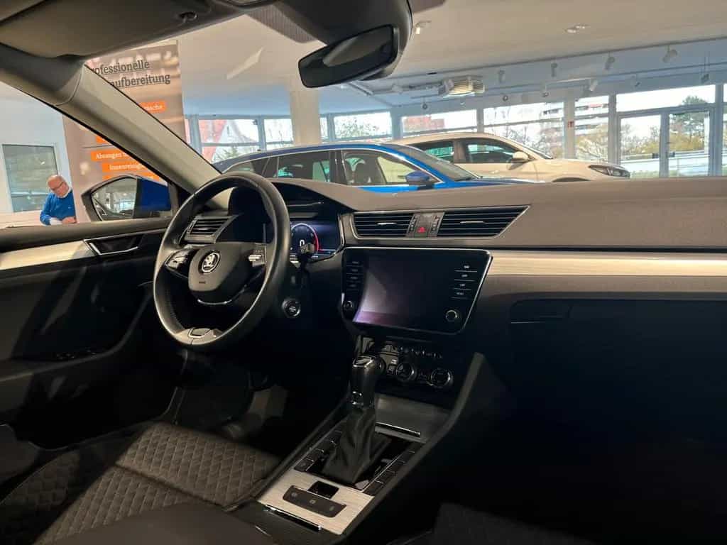 Skoda Superb Combi 1.5TSI 1.HD DSG LED ACC APPLE TEMP 06/2022-photo-10
