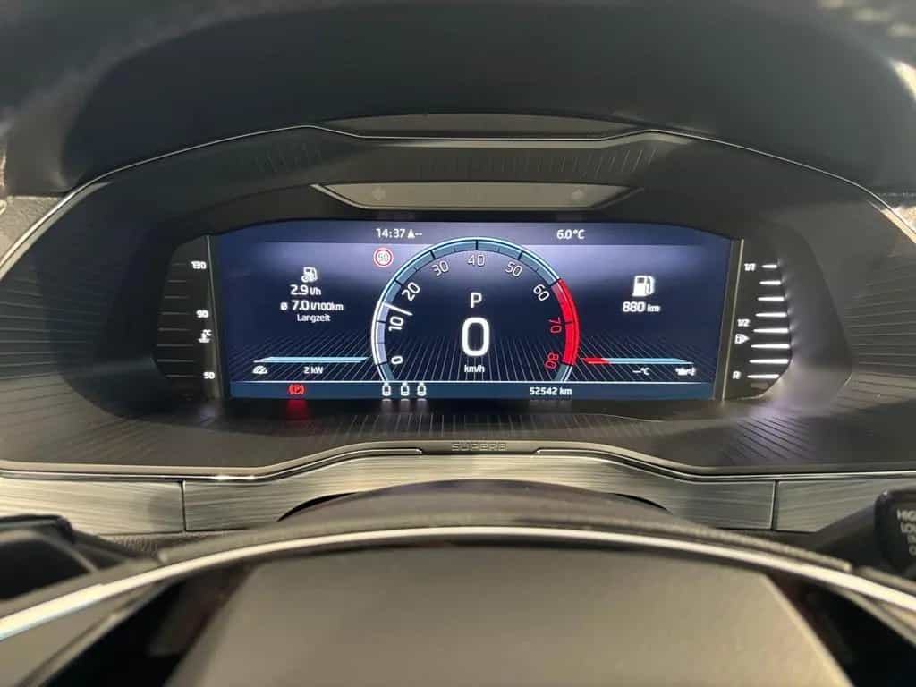 Skoda Superb Combi 1.5TSI 1.HD DSG LED ACC APPLE TEMP 06/2022-photo-12