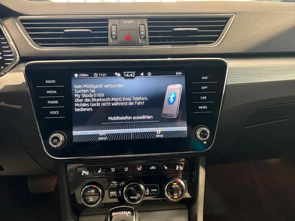 Skoda Superb Combi 1.5TSI 1.HD DSG LED ACC APPLE TEMP 06/2022-photo-18