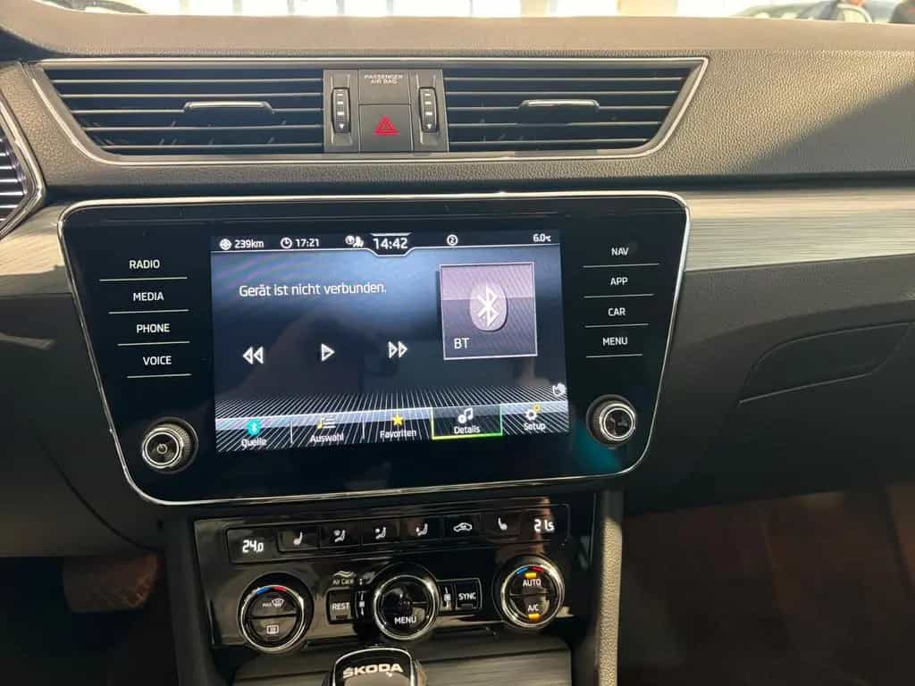 Skoda Superb Combi 1.5TSI 1.HD DSG LED ACC APPLE TEMP 06/2022-photo-19