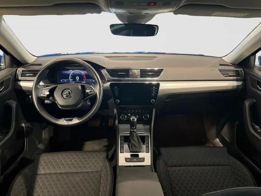 Skoda Superb Combi 1.5TSI 1.HD DSG LED ACC APPLE TEMP 06/2022-photo-9