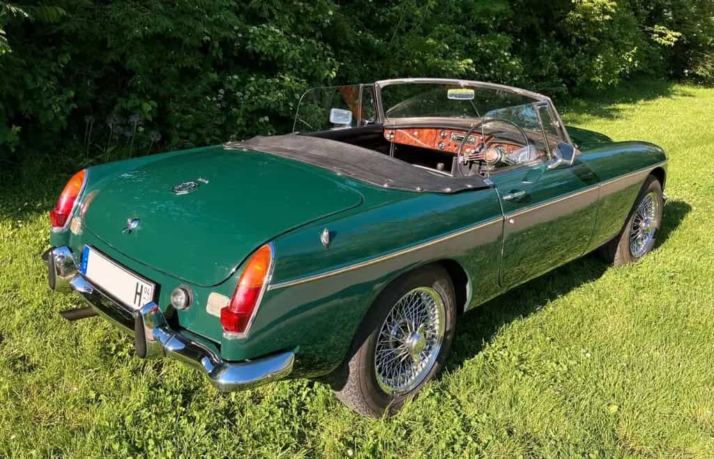 MG MGB 04/1968-photo-1