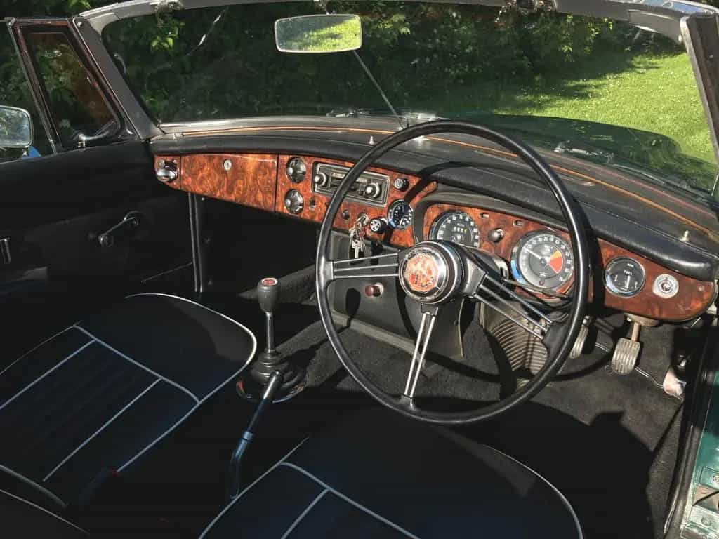 MG MGB 04/1968-photo-13
