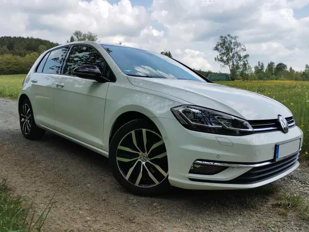 Volkswagen Golf VII, LED, Navi, 8fach Alu, 1. Hand 04/2019-photo-1